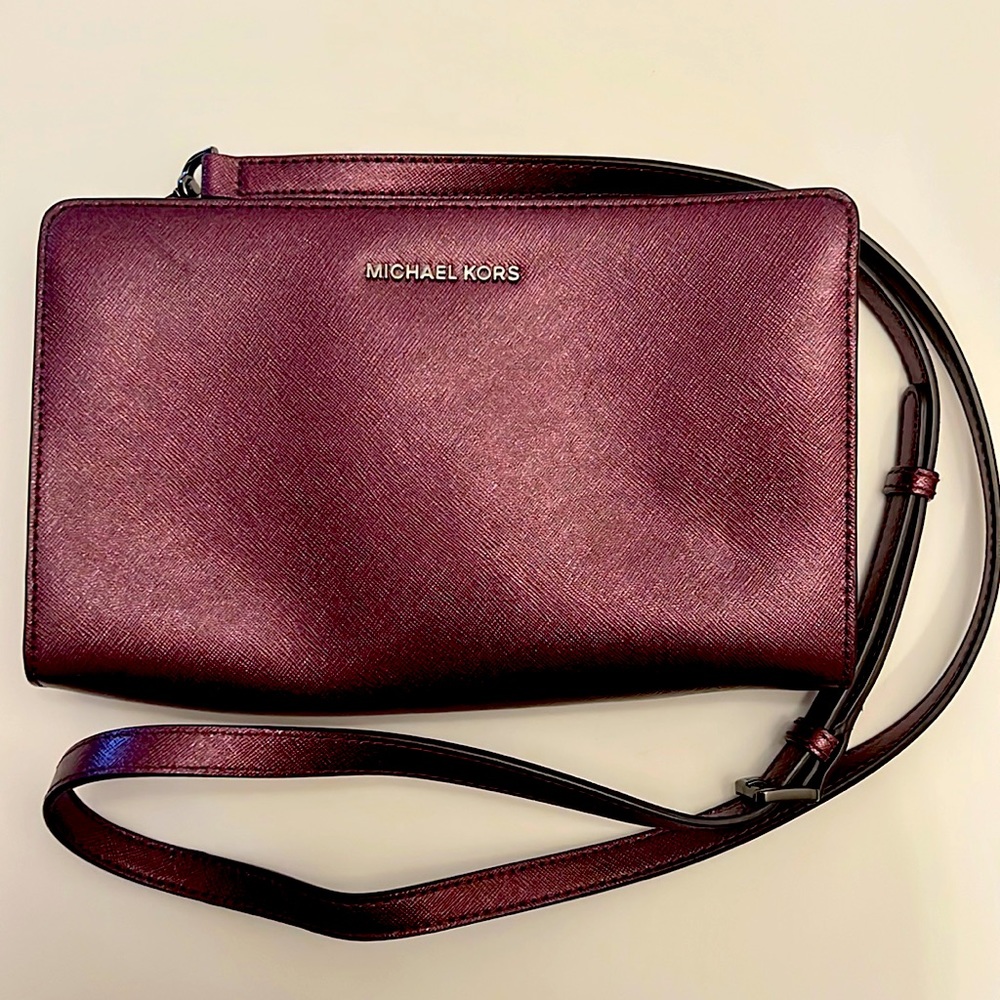 Michael Kors Jet Set Large Saffiano Leather Covertible Crossbody Bag in Plum